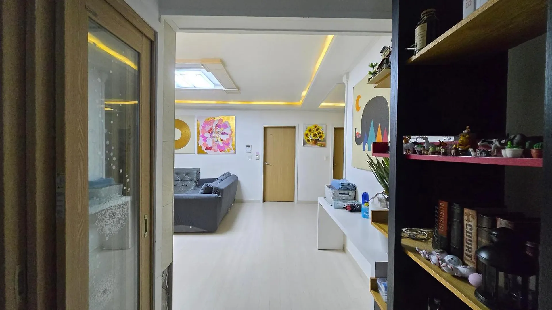 Rare House 4 Hotel Incheon 3*,  South Korea