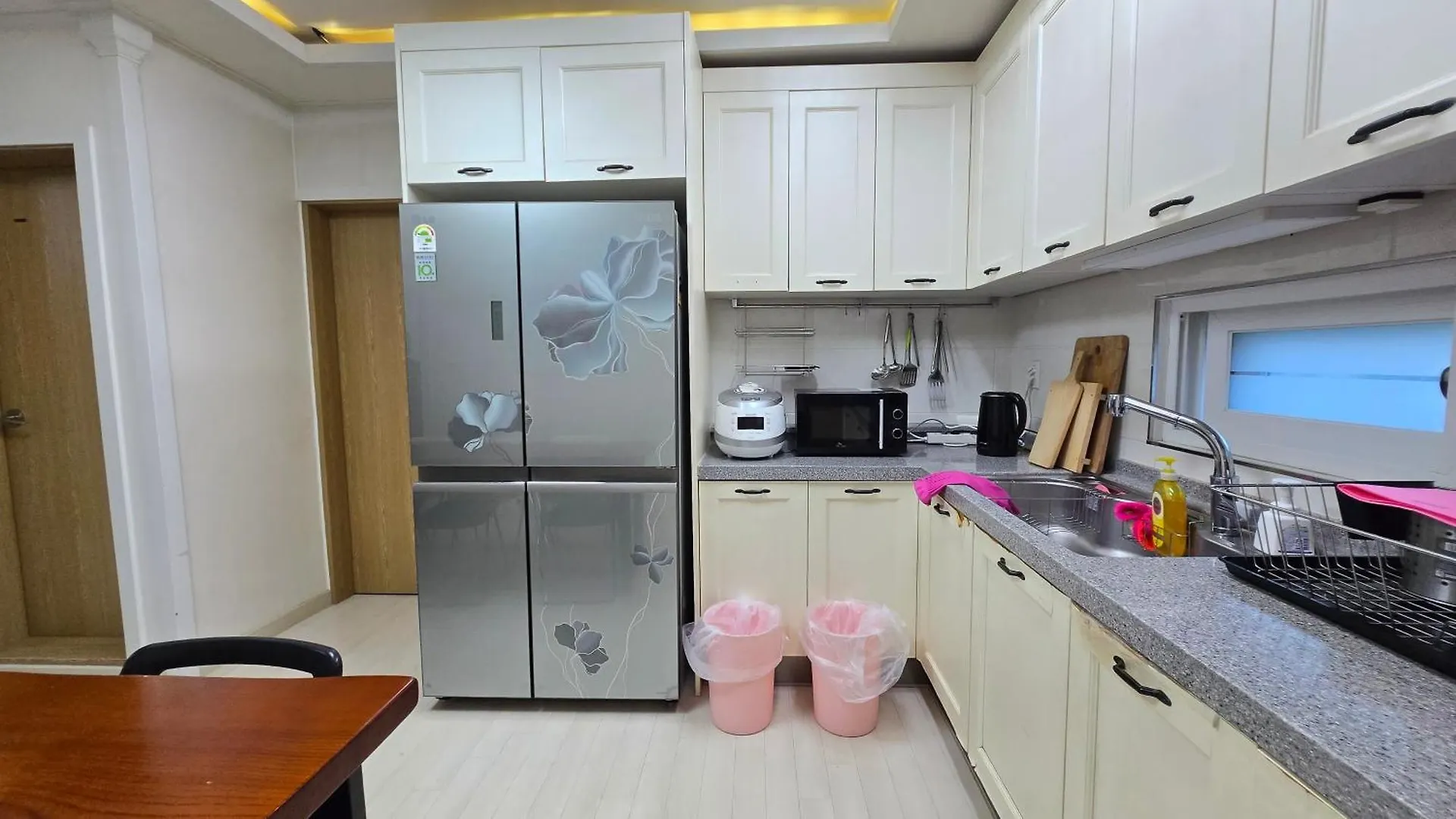 Rare House 4 Hotel Incheon