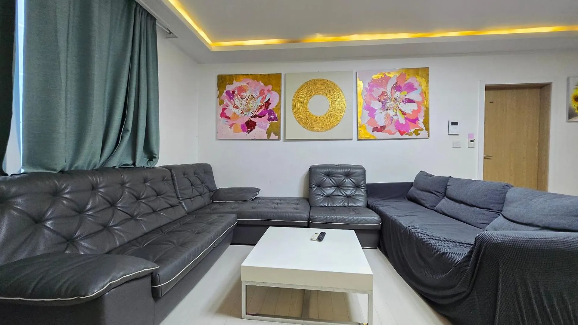 Rare House 4 Hotel Incheon Wisma tamu