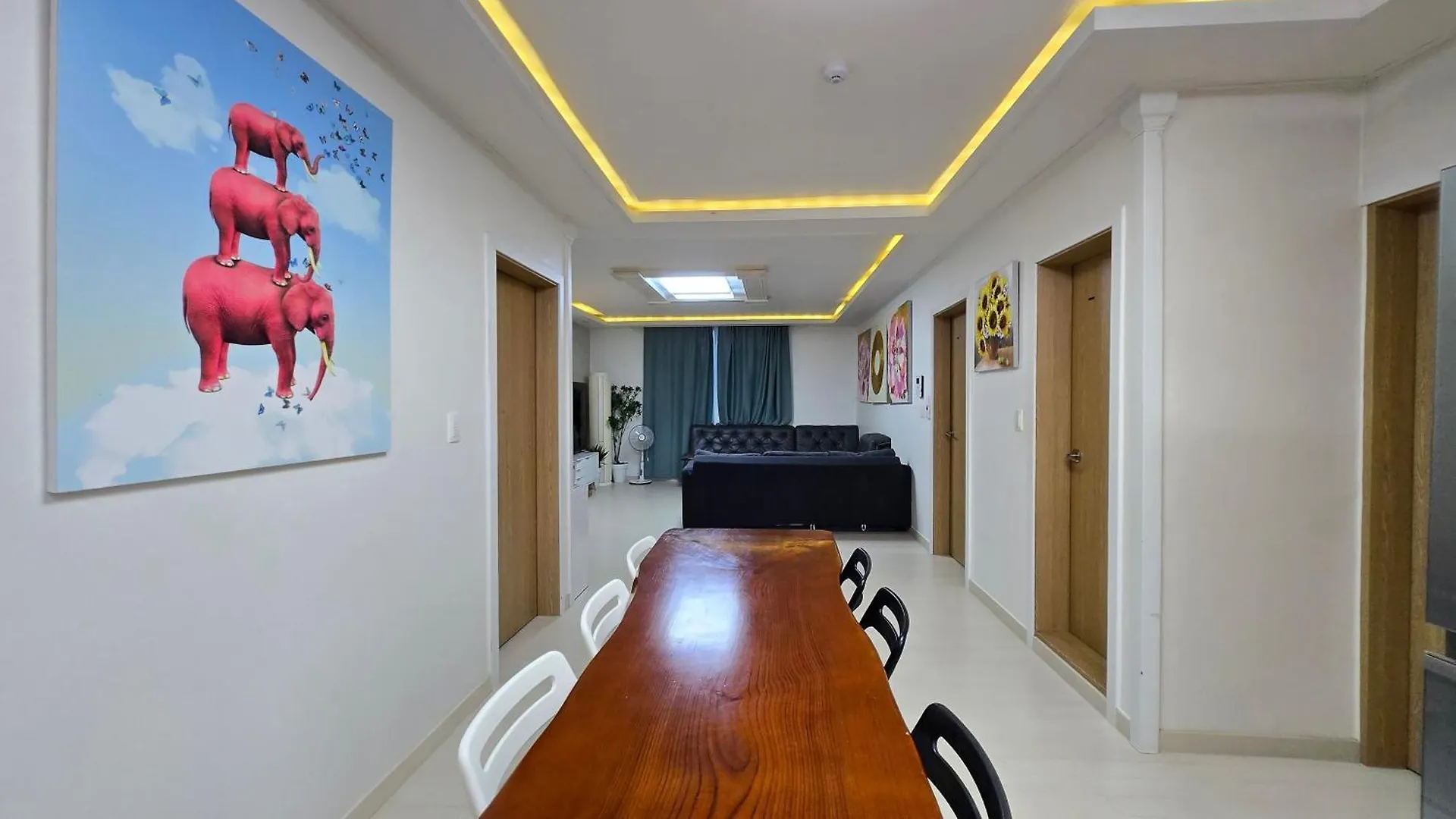 Rare House 4 Hotel Incheon Wisma tamu