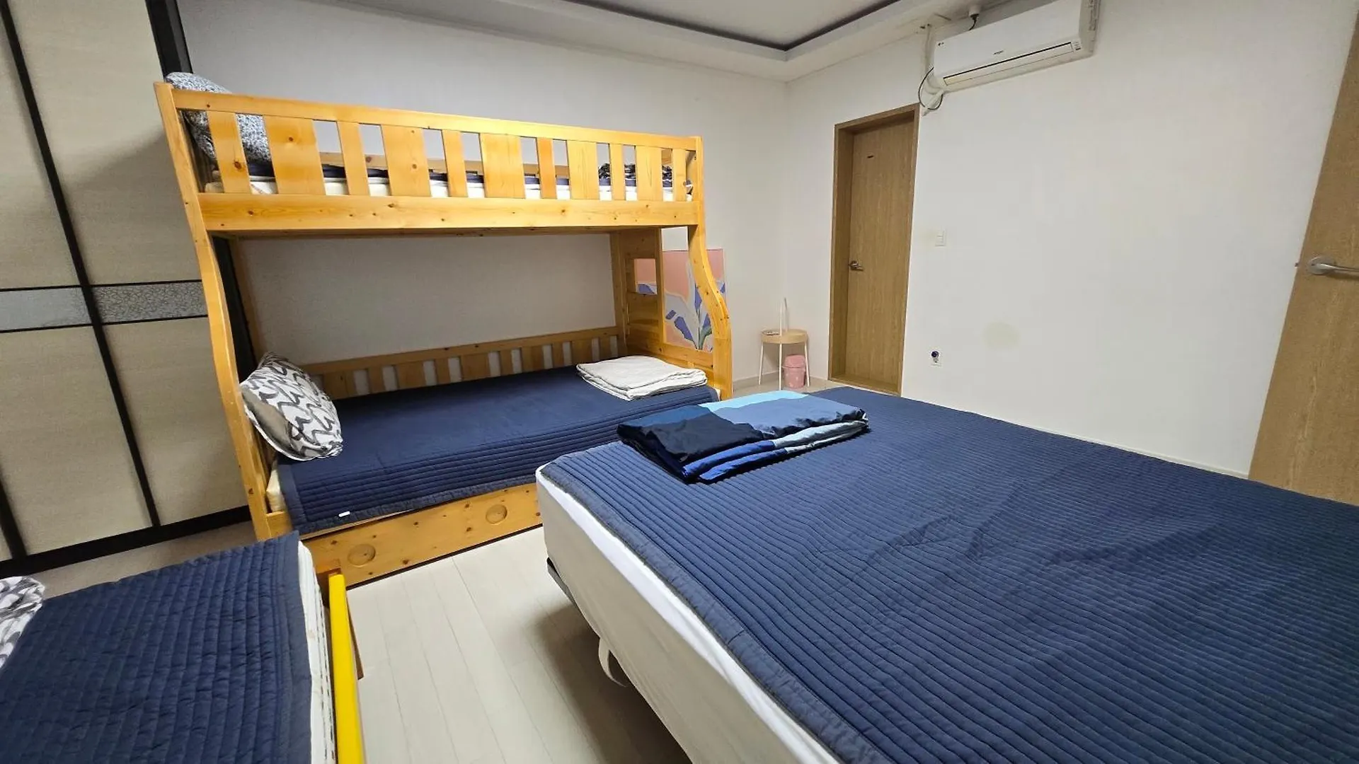 Rare House 4 Hotel Incheon Wisma tamu