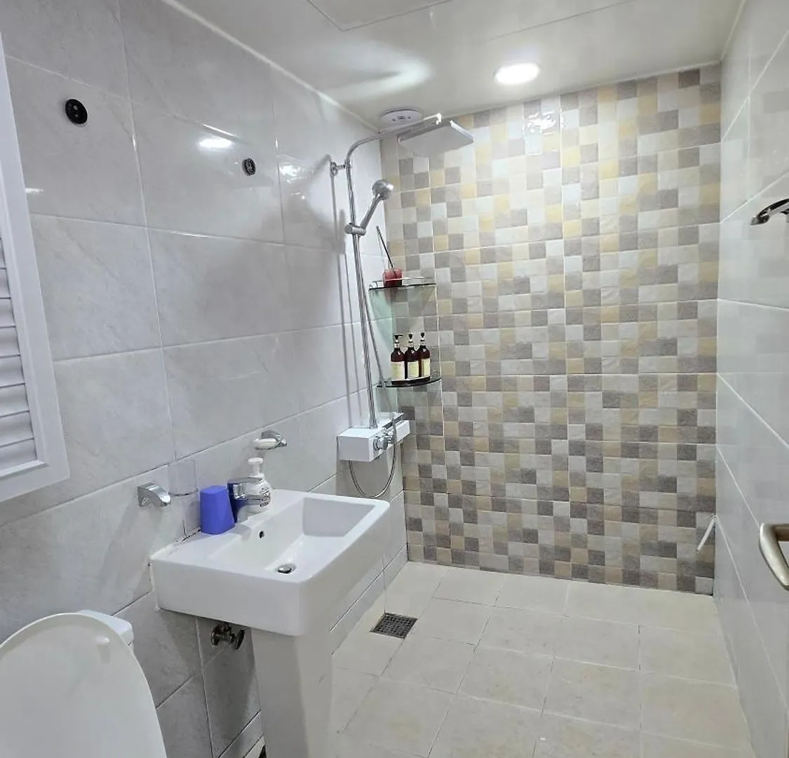 Guest house Rare House 4 Hotel Incheon